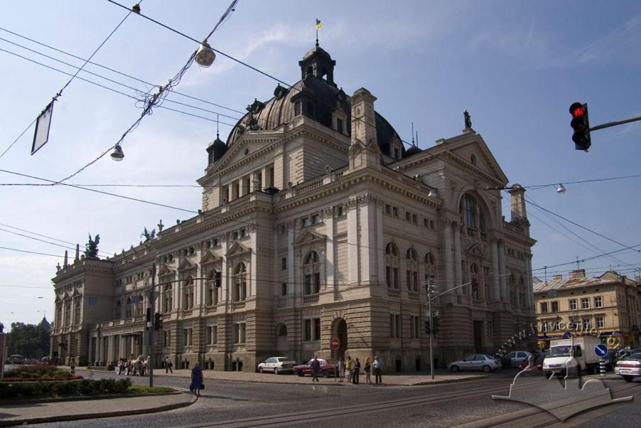 Apt In The Center Of The Town Near The Opera House Apartment Lviv Exterior photo